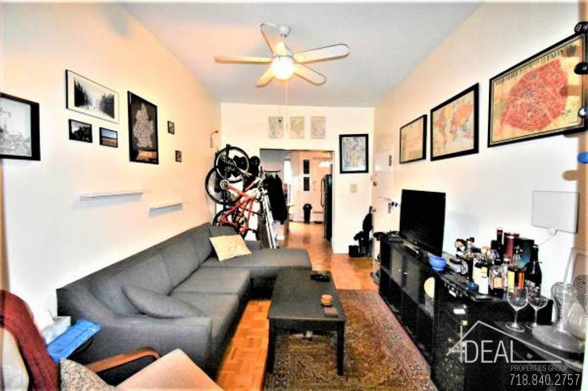 Primary Photo - 215 5th Ave