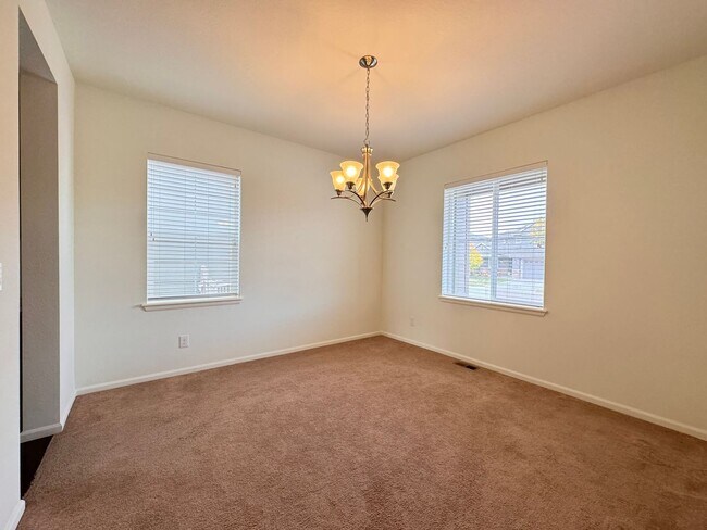 Foto del edificio - Beautiful Home Southeast Ft. Collilns