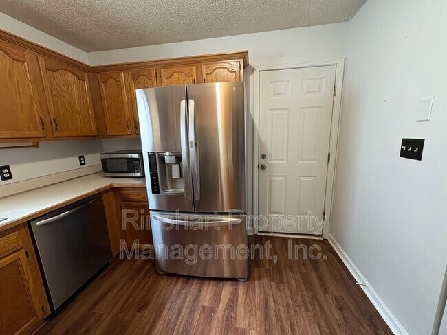Foto del edificio - 1105 Cherry Meadow Ln
