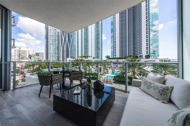 Foto del edificio - 851 NE 1st Ave