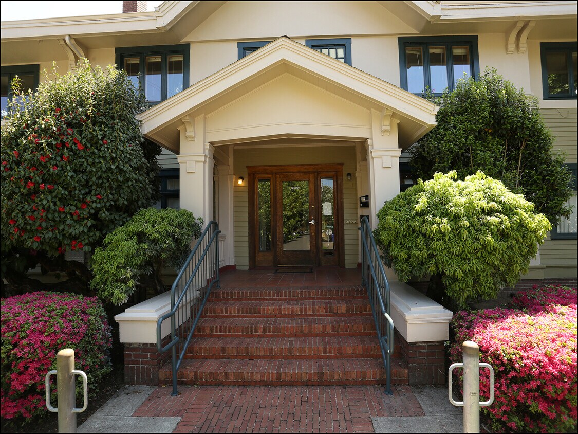 Foto principal - 1544 SE Hawthorne Blvd