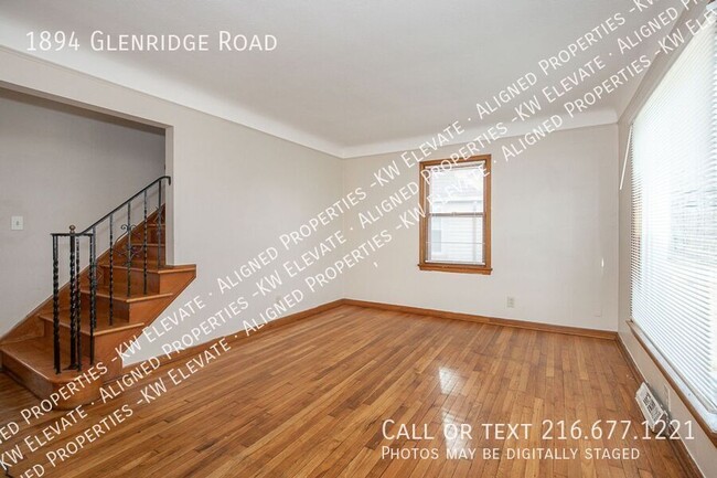 Foto del edificio - 3 Bed, 1.5 bath Overlooking Euclid Creek