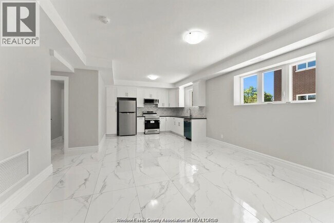 Photo du bâtiment - 2280 Daytona Ave