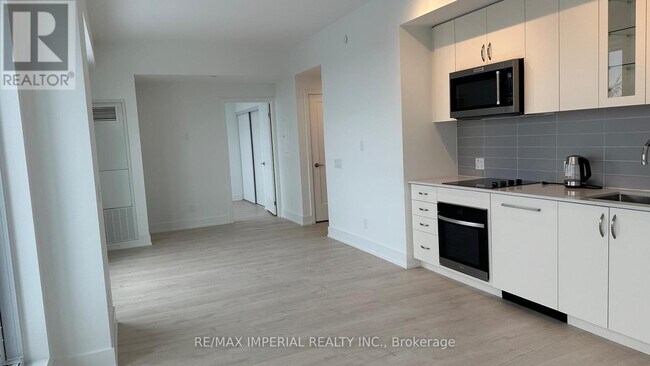 Photo du bâtiment - 181 Sheppard Ave E