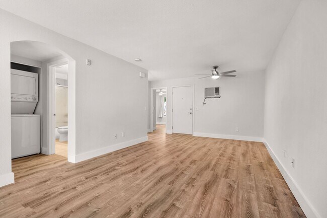 Foto del edificio - Fully Renovated 2-Bedroom Condo - Everything is NEW!