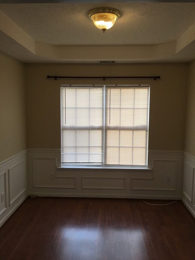 Building Photo - 1029 Woodberry Dr