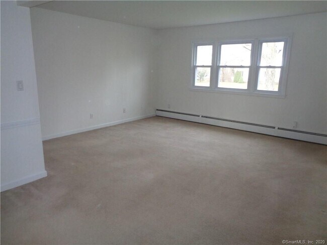 Foto del edificio - 450 E Center St