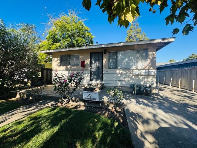 Photo - 75  E. Second St Apartment