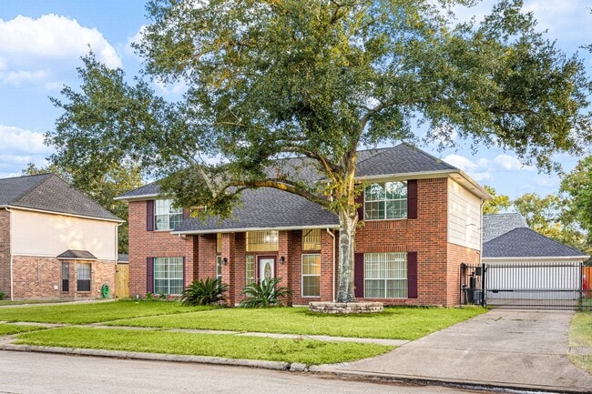 Foto del edificio - 18311 Oak Hampton Dr