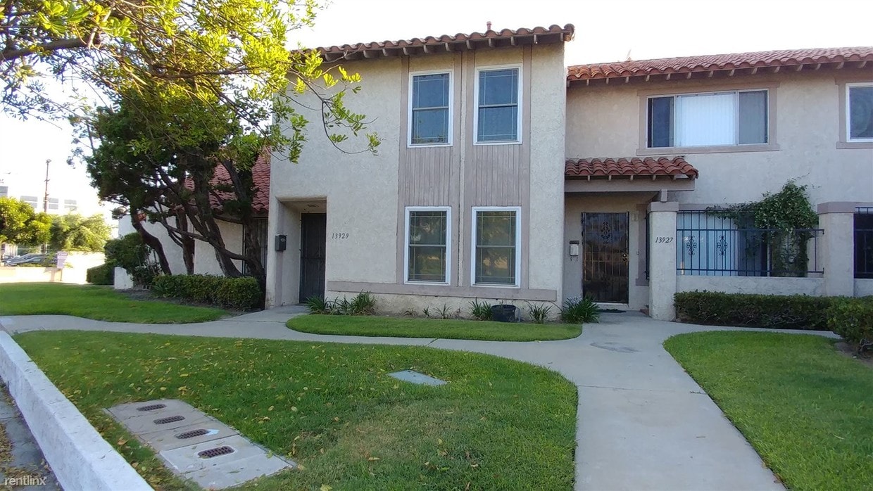 Primary Photo - 3 br, 2 bath Condo - 13929 Magnolia Street