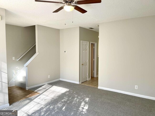 Building Photo - 6688 Sunset Hills Blvd