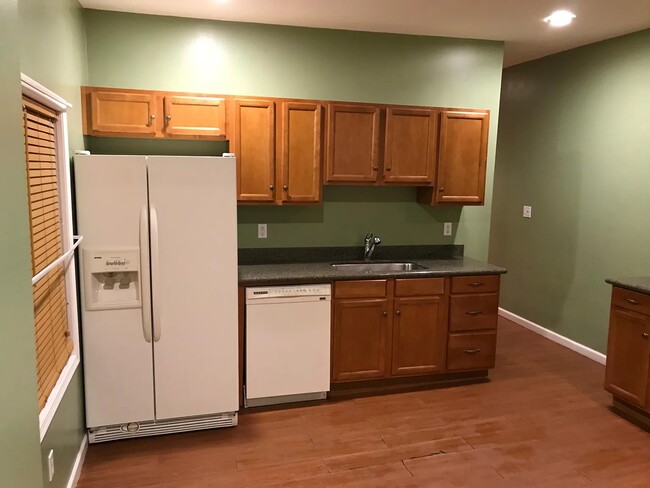 kitchen - 148 E State St