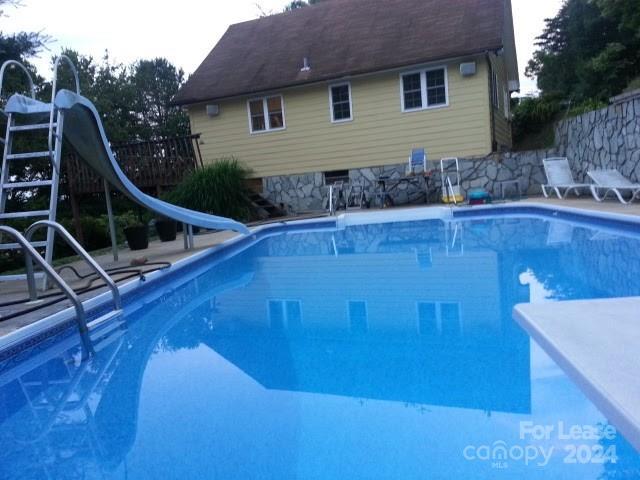 Foto principal - 236 Lakeview Dr N