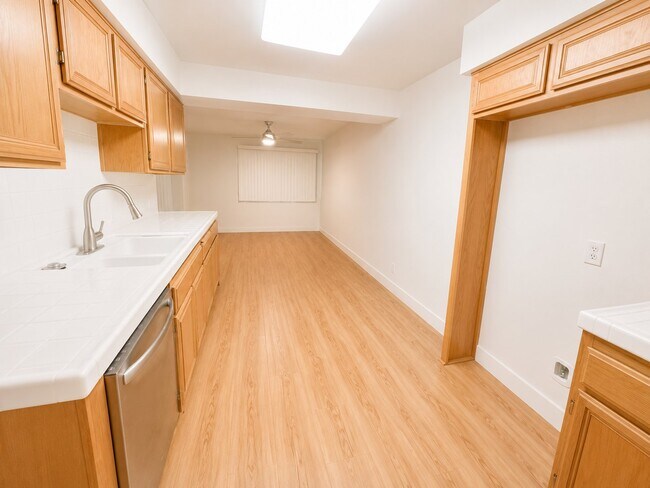 Foto del edificio - 4540 Natick Ave