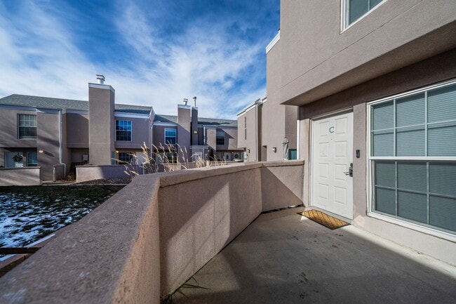 Foto del edificio - $150 OFF your first month! | $1575 | 2BR/1.5BA | Spacious Condo close to Palmer Park - Utilities ...