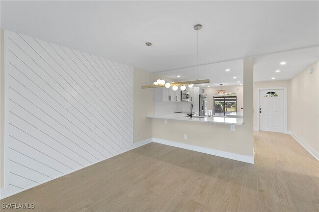 Foto del edificio - 16440 Kelly Cove Dr