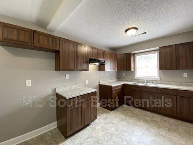 Foto del edificio - 1921 Brandon Cir