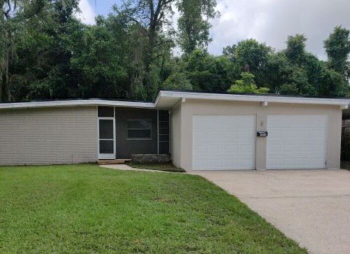 Primary Photo - 8052 Carlotta Rd S