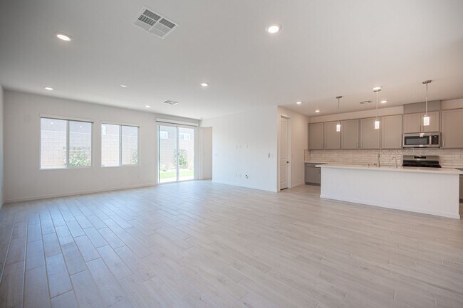 Building Photo - FABULOUS ALMOST NEW SINGLE STORY - READY T...