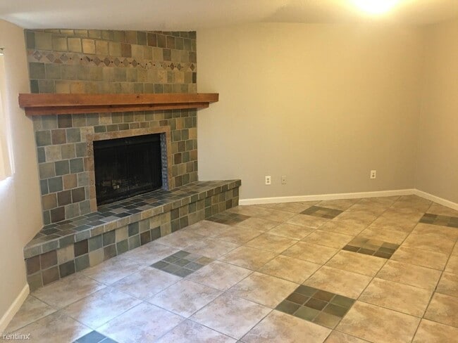 Foto del edificio - 4 br, 2 bath House - 1233 East Mission Lan...