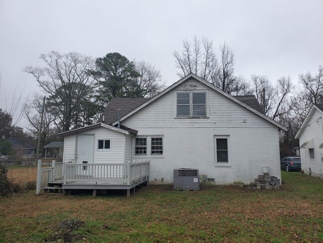 Building Photo - 868 W Orange St