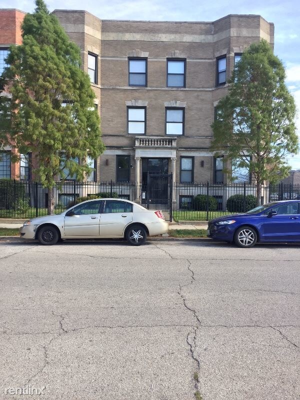 Primary Photo - 4635 S Calumet Ave