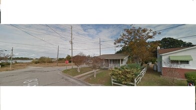 Building Photo - 308 N 14th St