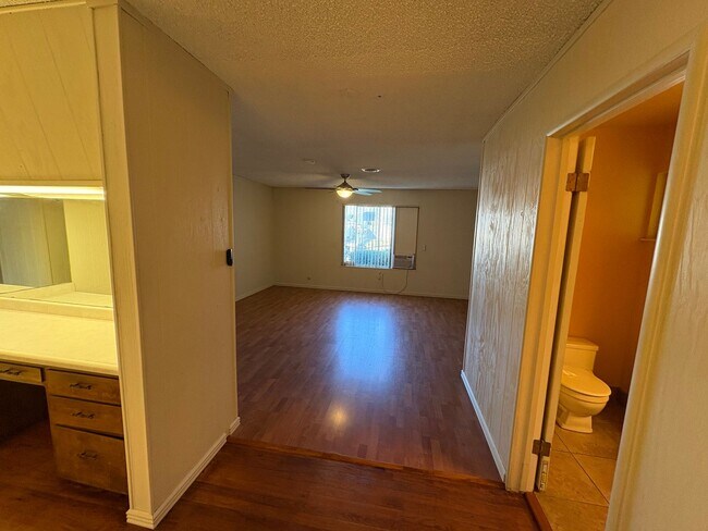 Building Photo - SW Visalia home available soon