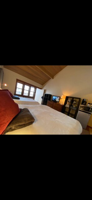 Foto del edificio - 18575 SW Century Dr