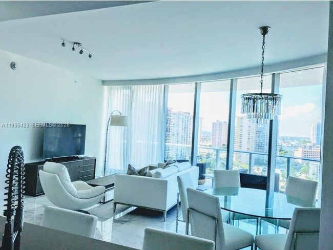 Foto del edificio - 17475 Collins Ave