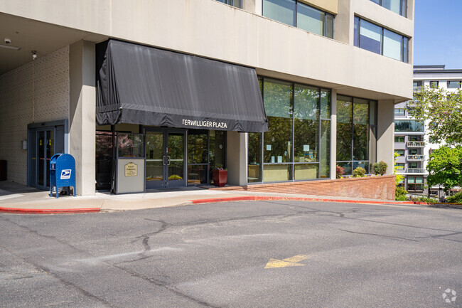 Entrance - Parkview at Terwilliger Plaza