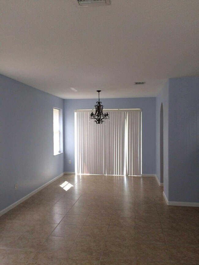 Foto del edificio - 9814 Shepard Pl