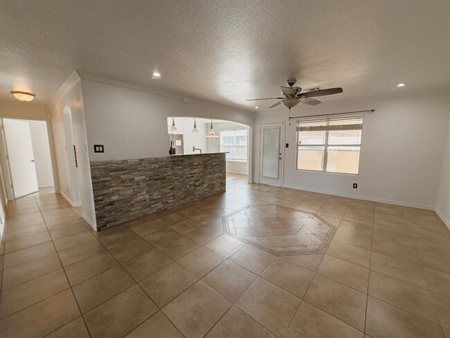 Foto del edificio - 3806 Fieldcrest Dr