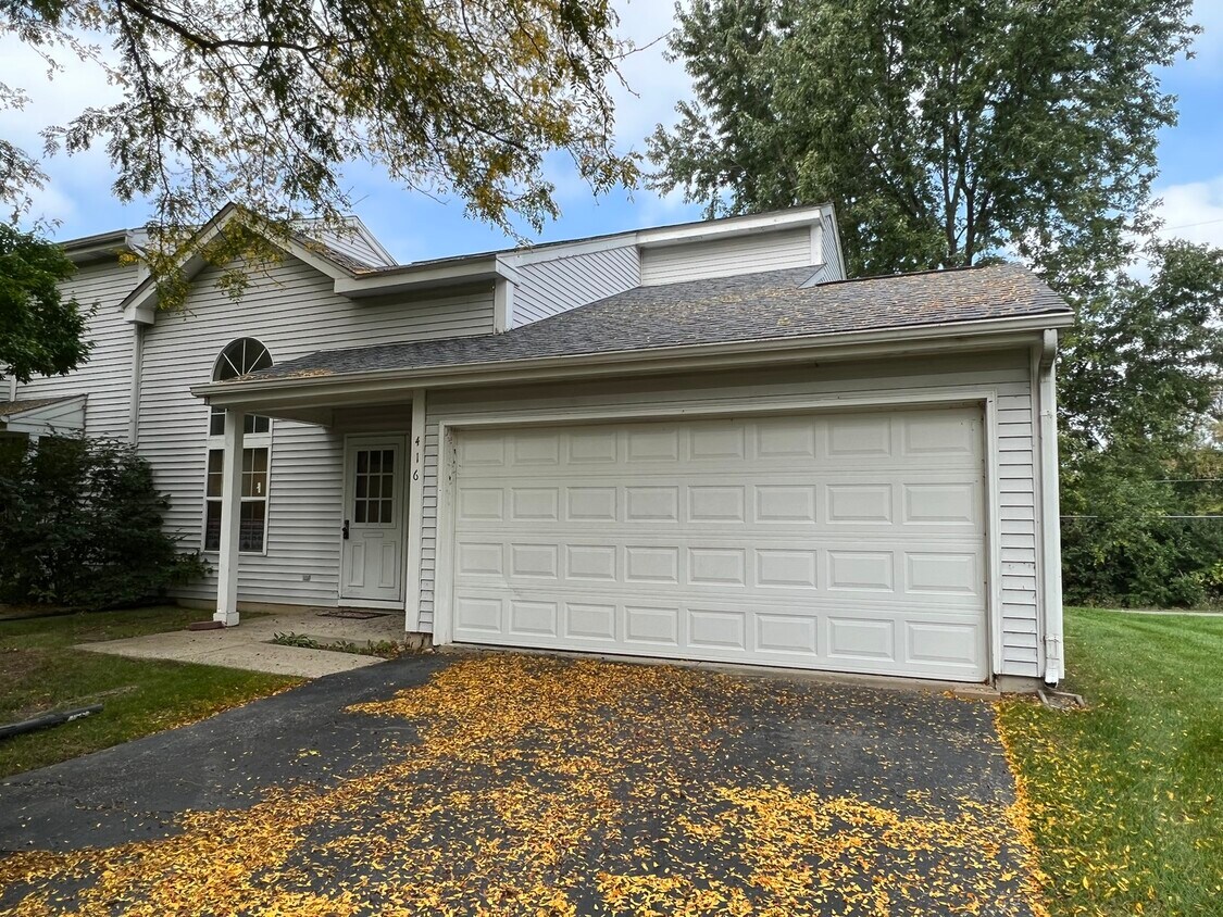 416 Lauren Ln, Island Lake, IL 60042 Townhome Rentals in Island Lake