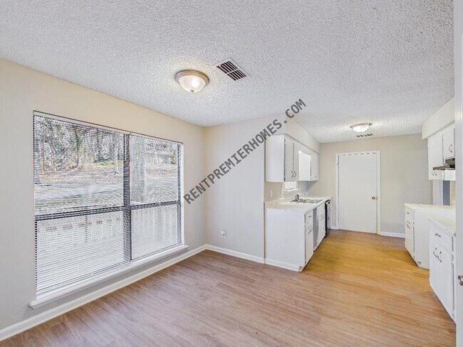 Foto del edificio - 4913 Foxrun Cir