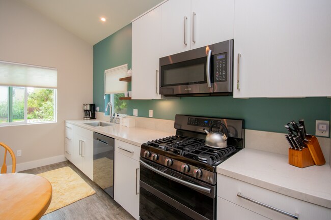 Foto del edificio - Beautiful Fully Furnished 1 Bd Rental!