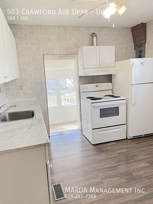 Building Photo - SPACIOUS 3 BED/1 BATH 2-STOREY UPPER WEST WINDSOR + HYDRO