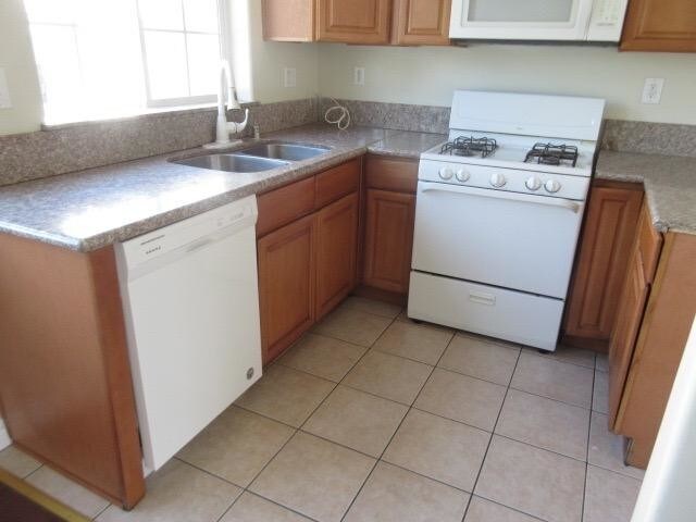 Primary Photo - 3 bedroom in Panorama City CA 91402