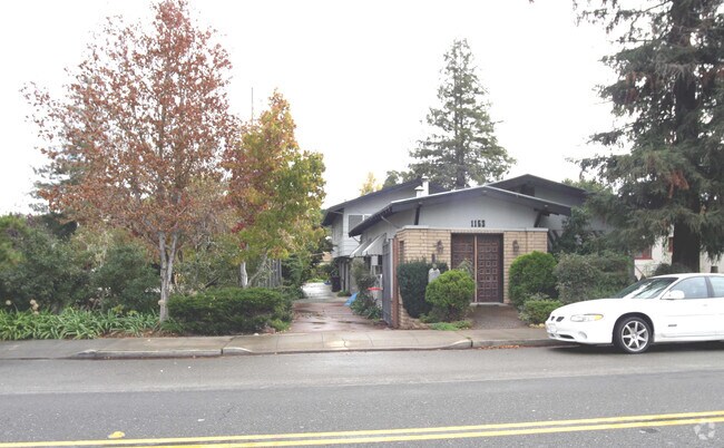 Building Photo - 1153 Grove Way