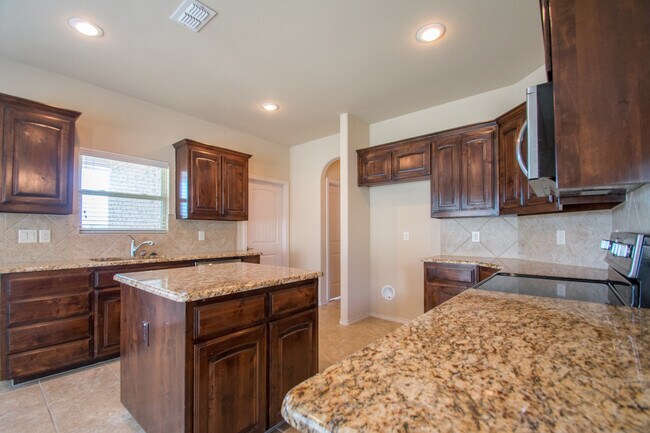 Foto del edificio - Beautifully Crafted 2014 Build! 3-2-2 Corn...