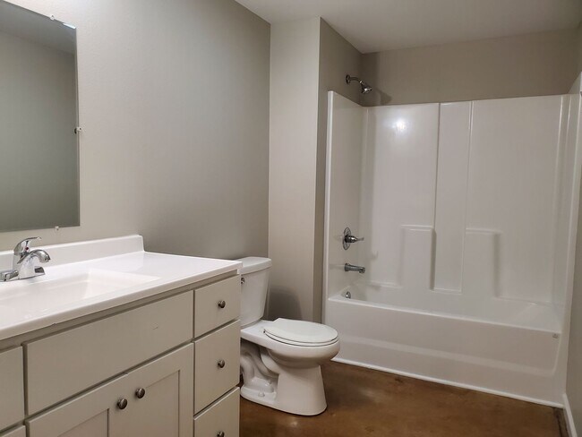 Foto del edificio - 2 bedroom, 1 bath apartment located in Jackson, MO