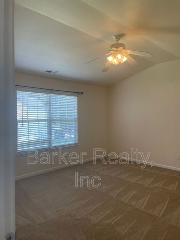 Building Photo - 4 Autumn Leaf Ln