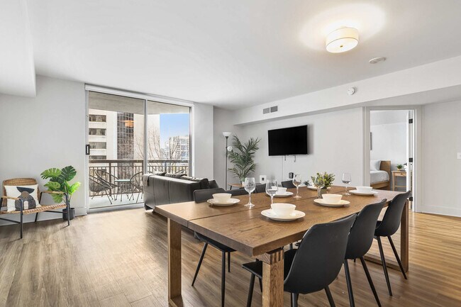 Building Photo - 1221 S Eads St