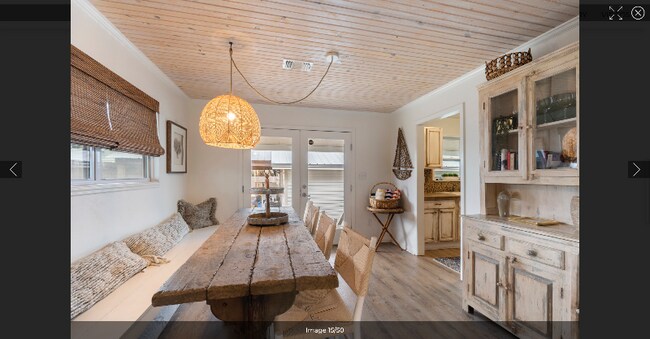 Foto del edificio - 22111 Bataan Ave