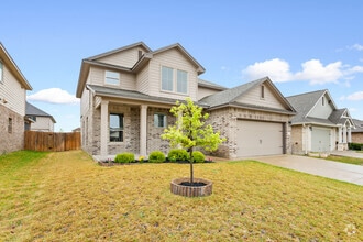 Building Photo - 8914 Hidden Oaks Dr