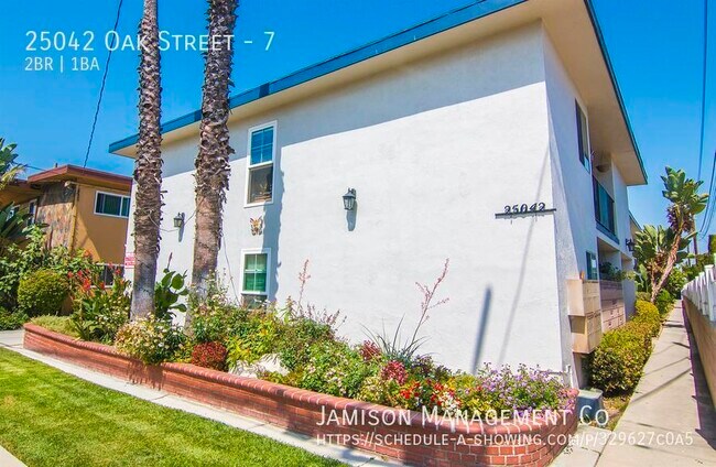 Foto del edificio - 25042 Oak St