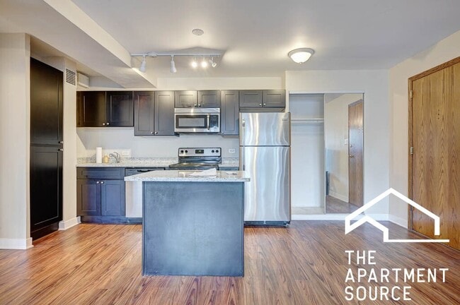 Photo - 4180 N Marine Dr Apartment