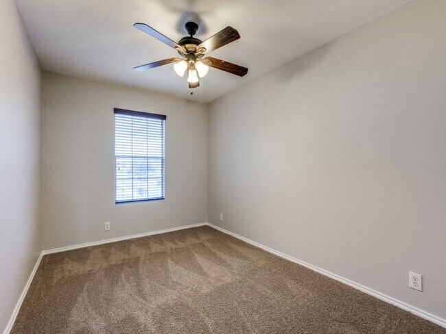 Building Photo - 12427 Avens Arbor