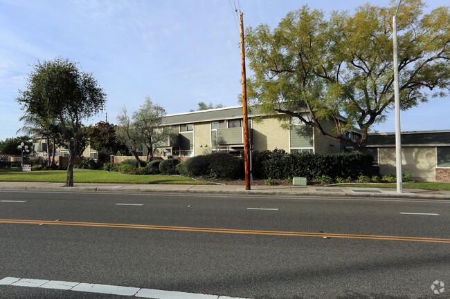 Building Photo - North Cambridge Apartments