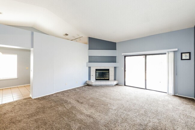 Foto del edificio - 1780 Yellowwood Dr